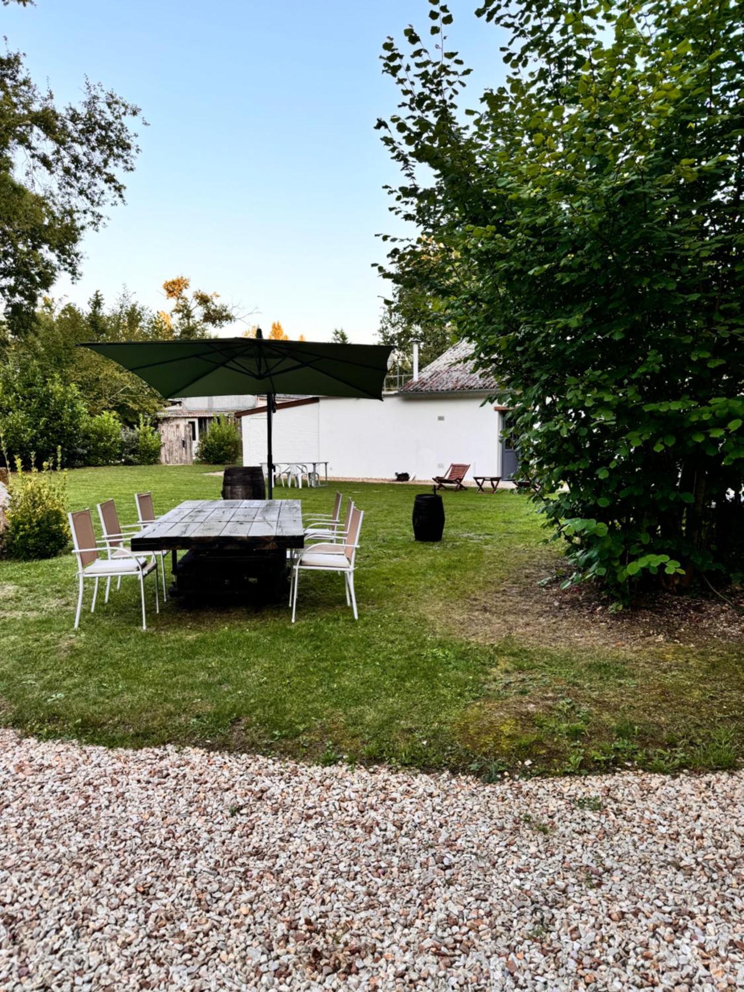 Au Coeur Du Vignoble Cognacais Villa Gondeville Exterior photo
